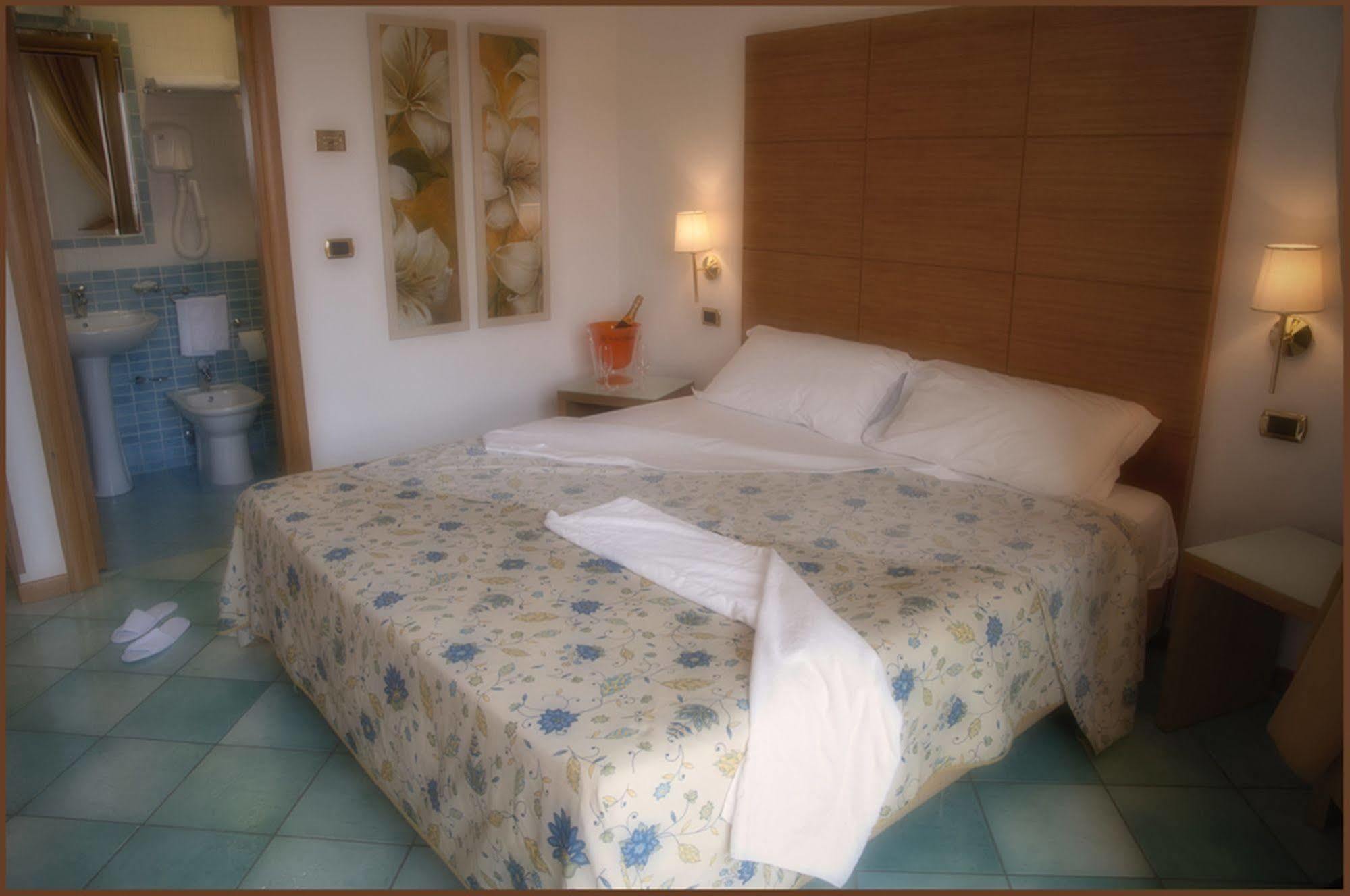 City Hotel Casoria Exterior photo