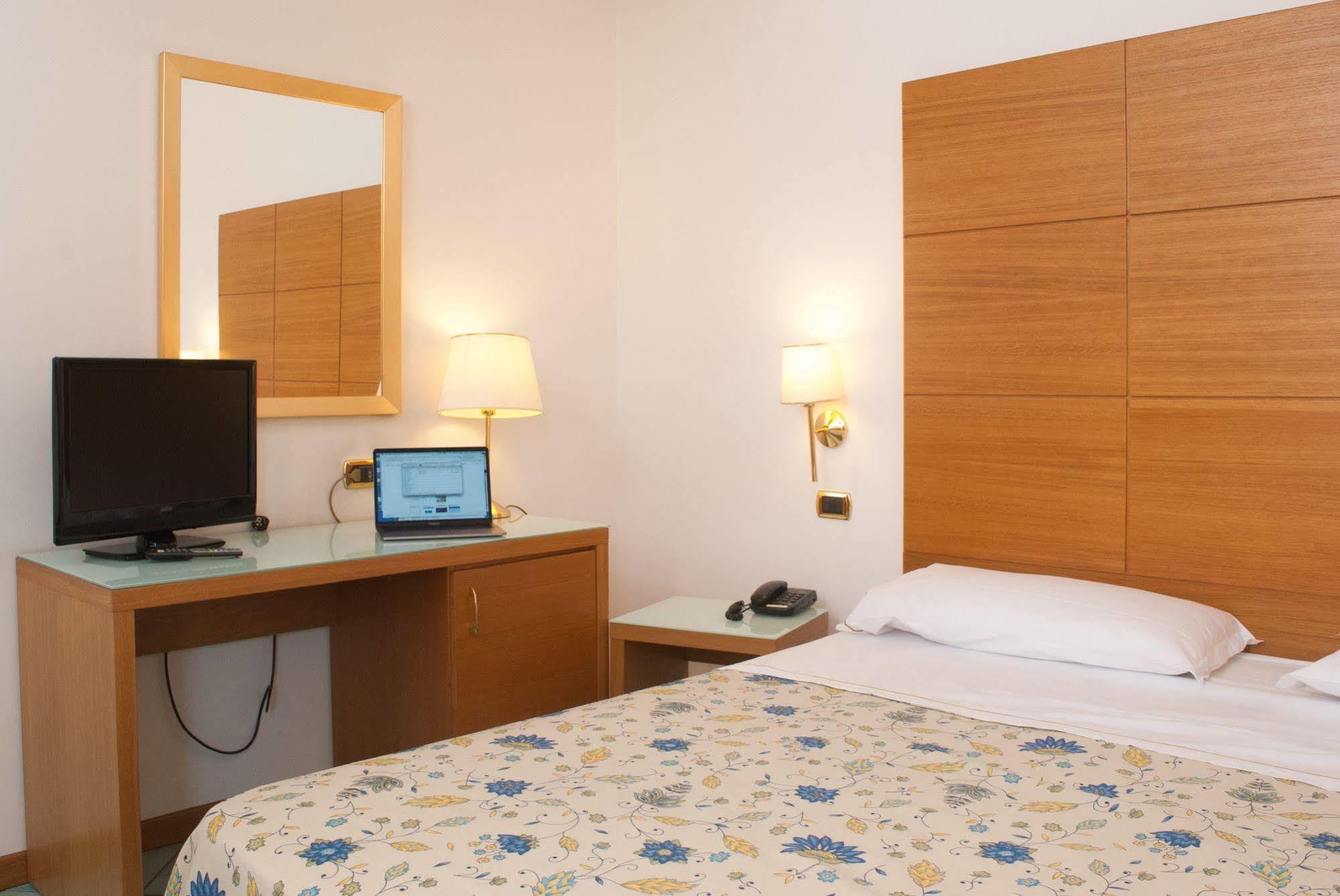 City Hotel Casoria Exterior photo