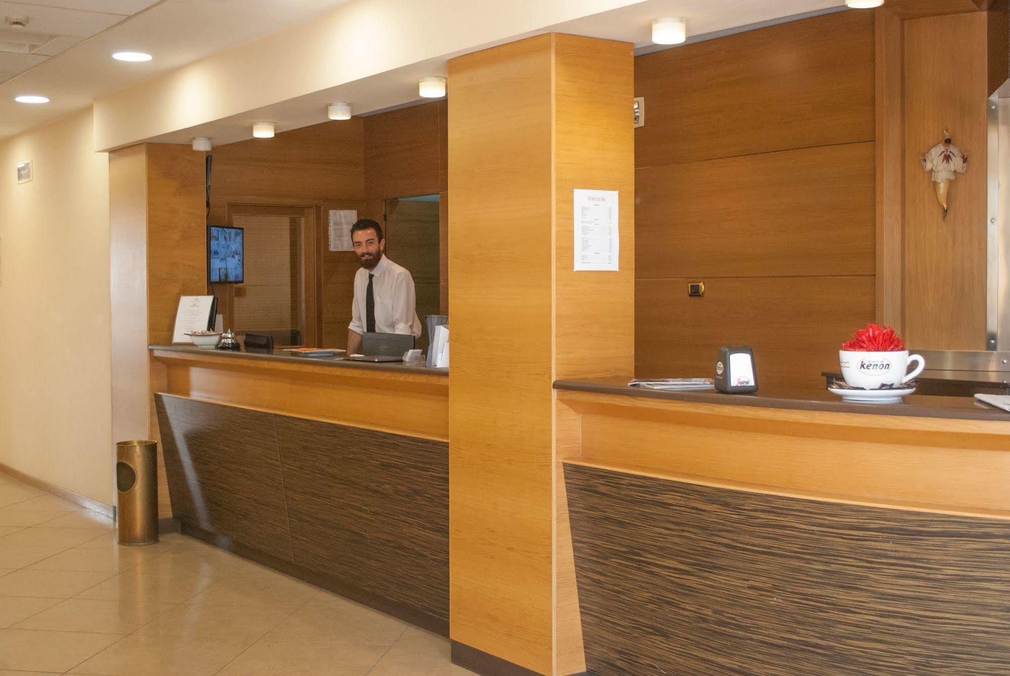 City Hotel Casoria Exterior photo